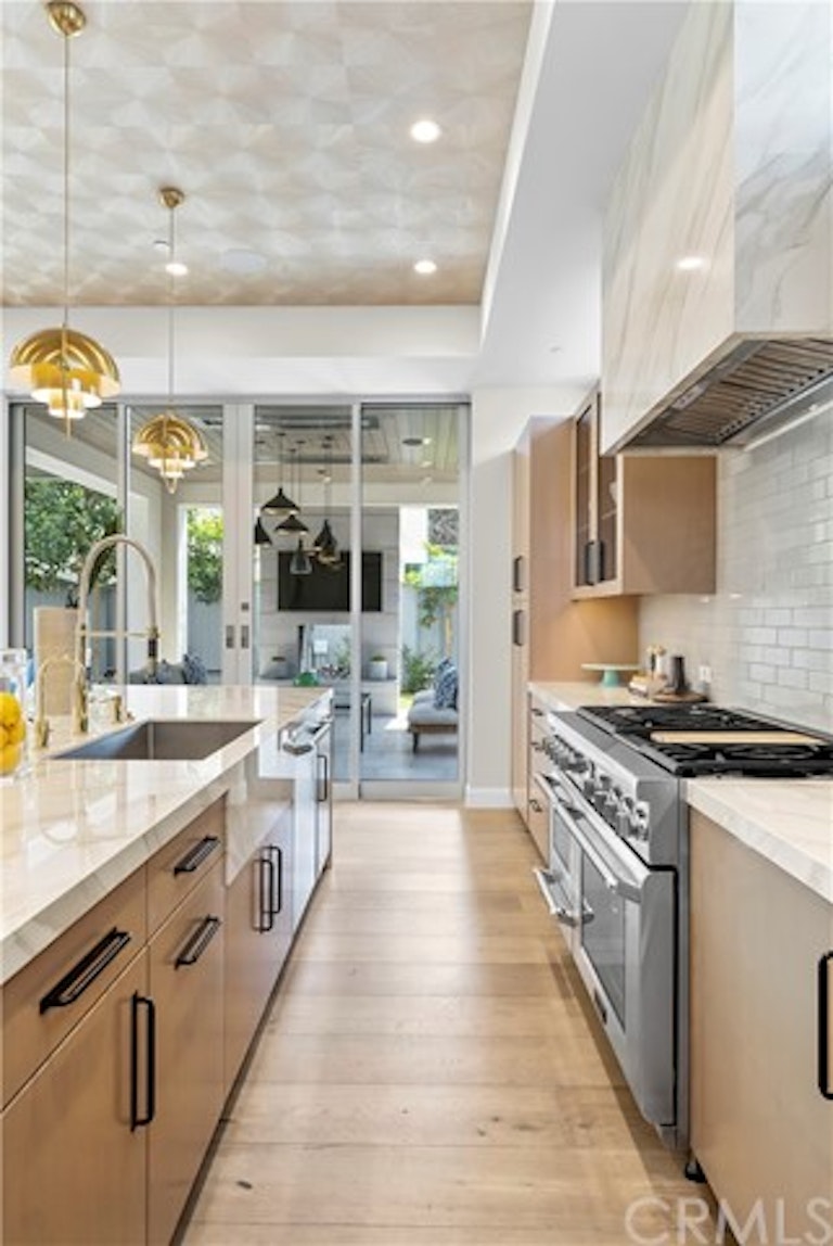 Photo 11 of 56 - 763 11th St, Manhattan Beach, CA 90266
