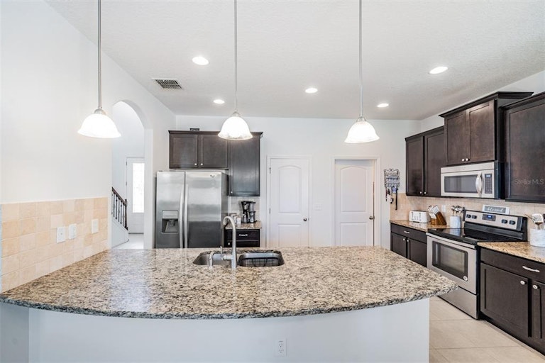 Photo 13 of 49 - 12430 Ballentrae Forest Dr, Riverview, FL 33579