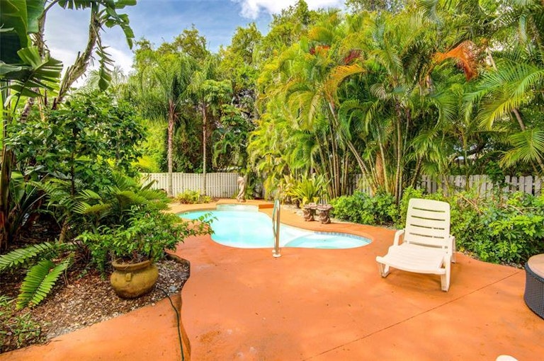 Photo 61 of 86 - 5326 Palos Verdes Dr, Sarasota, FL 34231