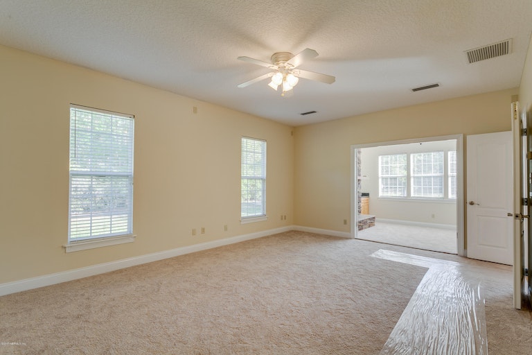 Photo 13 of 48 - 3183 Russell Rd, Green Cove Springs, FL 32043