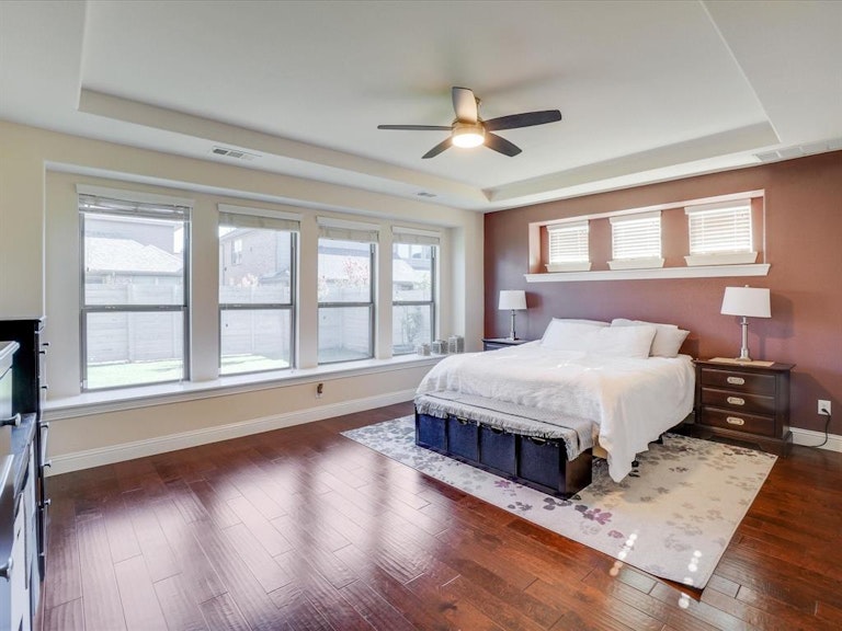 Photo 13 of 40 - 1412 9th St, Argyle, TX 76226