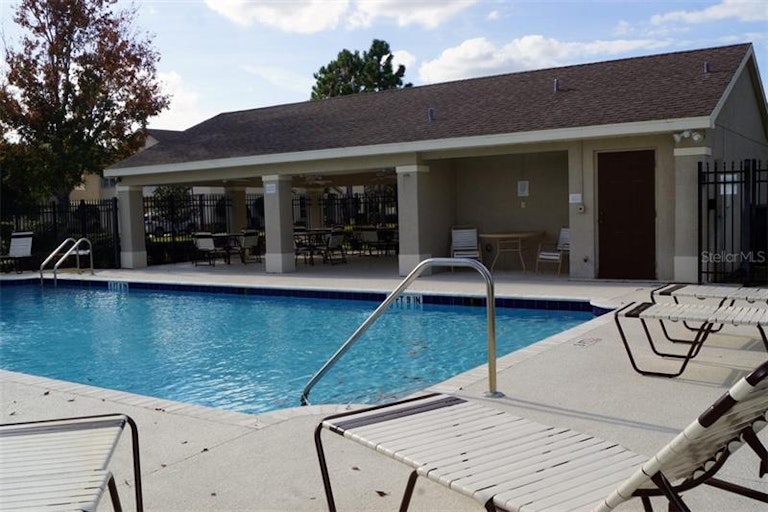 Photo 17 of 20 - 5202 Blue Roan Way, Wesley Chapel, FL 33544