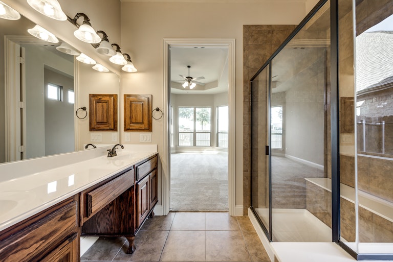 Photo 21 of 31 - 341 Oxford Pl, Prosper, TX 75078