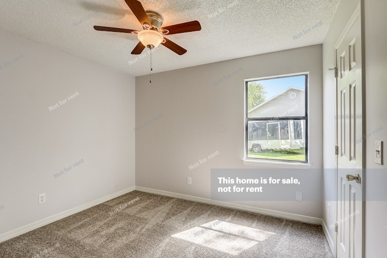 Photo 19 of 31 - 1937 Apopka Dr, Middleburg, FL 32068