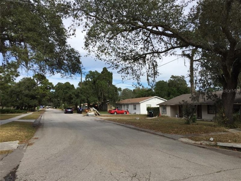 Photo 4 of 5 - 1101 N Nowell St, Orlando, FL 32808