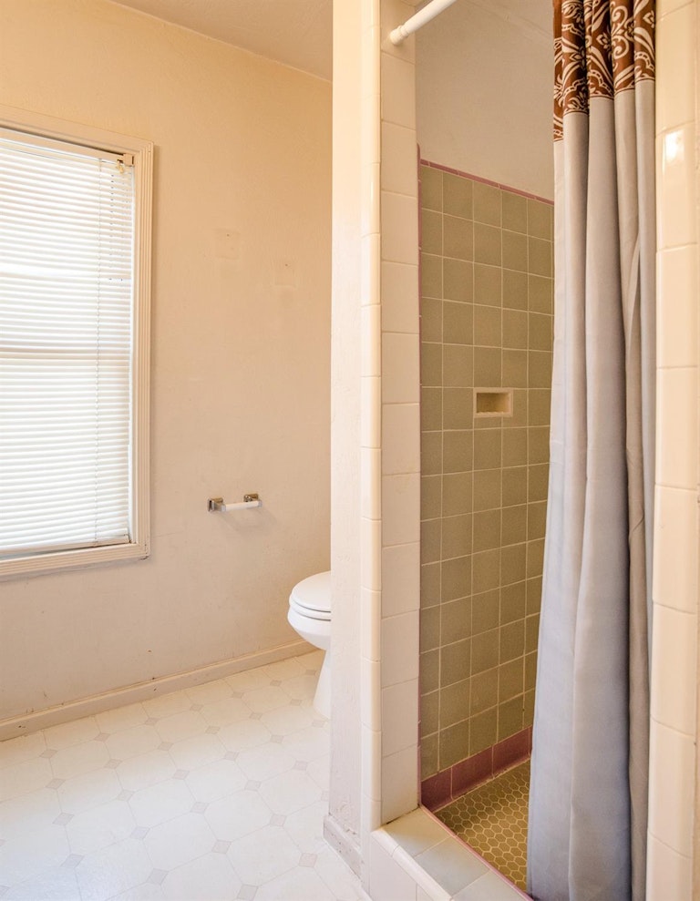 Photo 26 of 56 - 134 1st St, Woodland, CA 95695