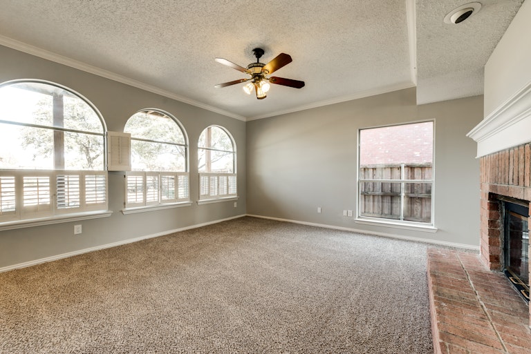 Photo 6 of 31 - 13004 Hermitage Ln, Frisco, TX 75035