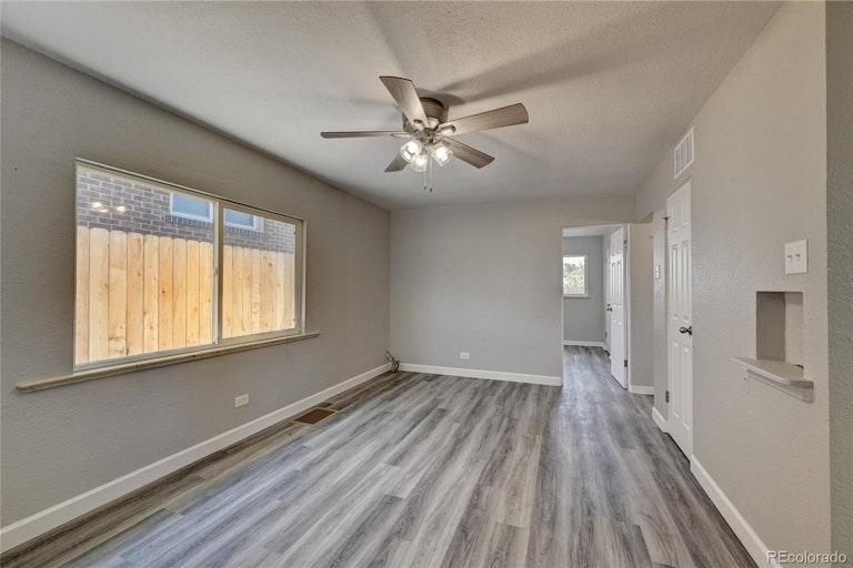 Photo 9 of 20 - 3127 N Elizabeth St, Denver, CO 80205