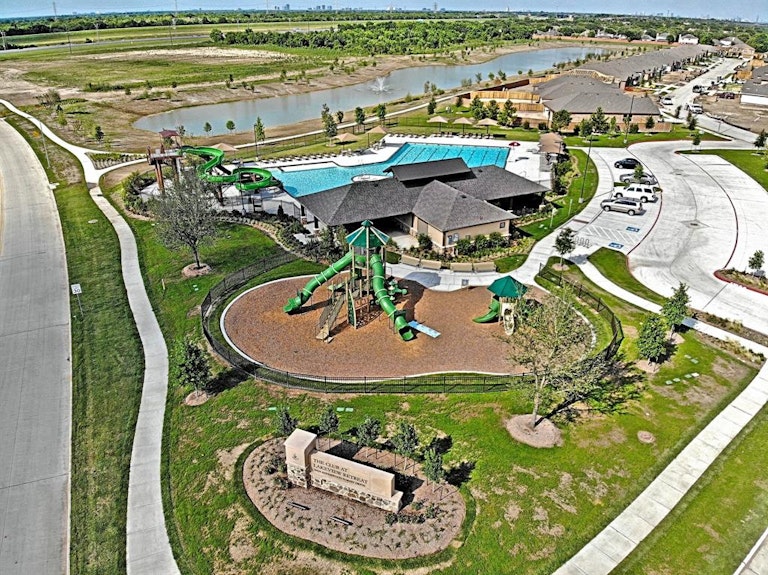 Photo 21 of 23 - 7307 Lakeway Bluff Ln, Richmond, TX 77407