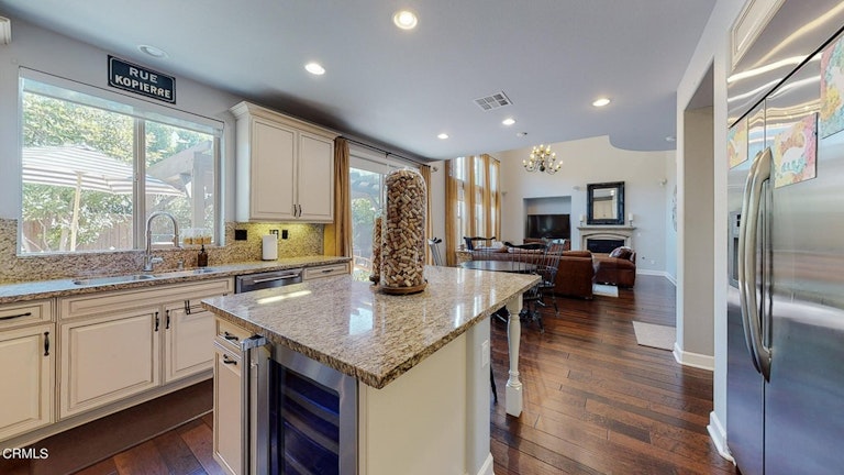 Photo 11 of 39 - 2742 Madera Dr, Pasadena, CA 91107