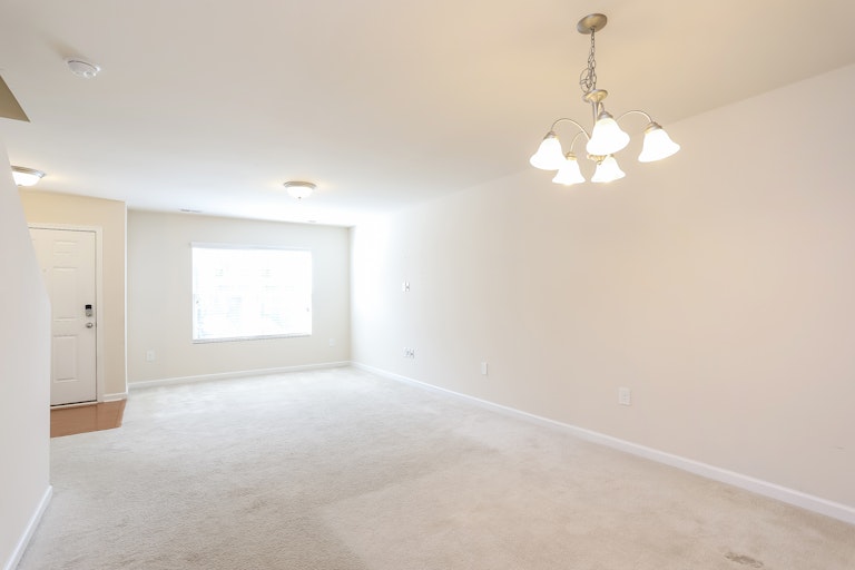 Photo 8 of 25 - 8512 Quarton Dr, Raleigh, NC 27616