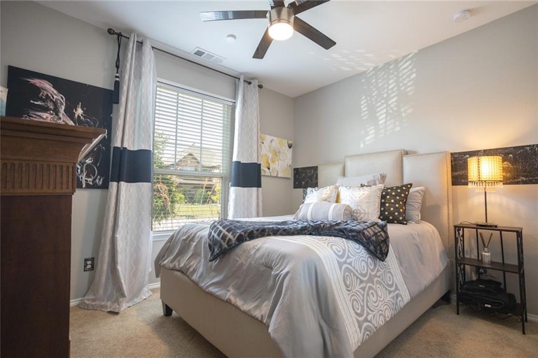 Photo 13 of 24 - 1609 Settlement Way, Aubrey, TX 76227
