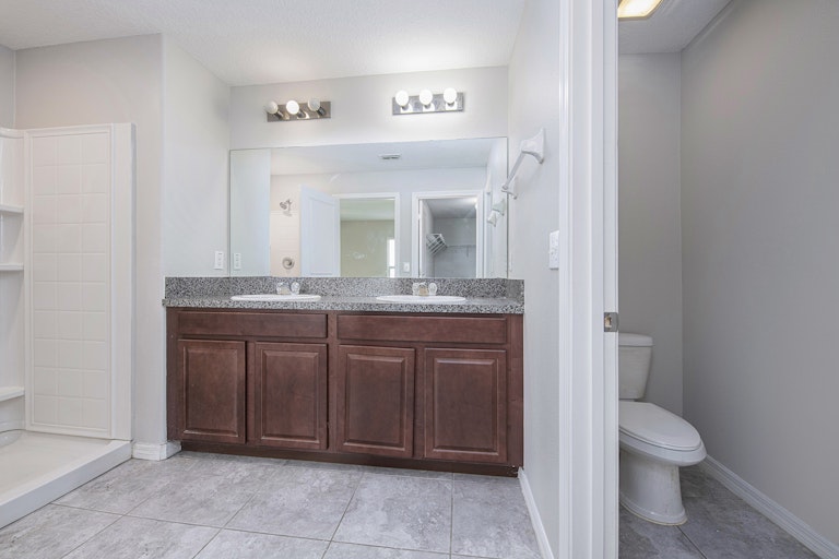 Photo 6 of 17 - 325 Cascade Bend Dr, Ruskin, FL 33570