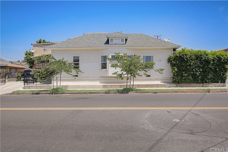 Photo 36 of 39 - 2601 Griffin Ave, Los Angeles, CA 90031