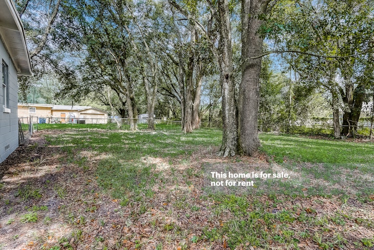 Photo 8 of 29 - 4030 Lockhart Dr N, Jacksonville, FL 32209