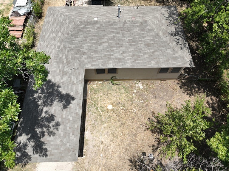 Photo 4 of 37 - 1800 Alguno Rd, Austin, TX 78757