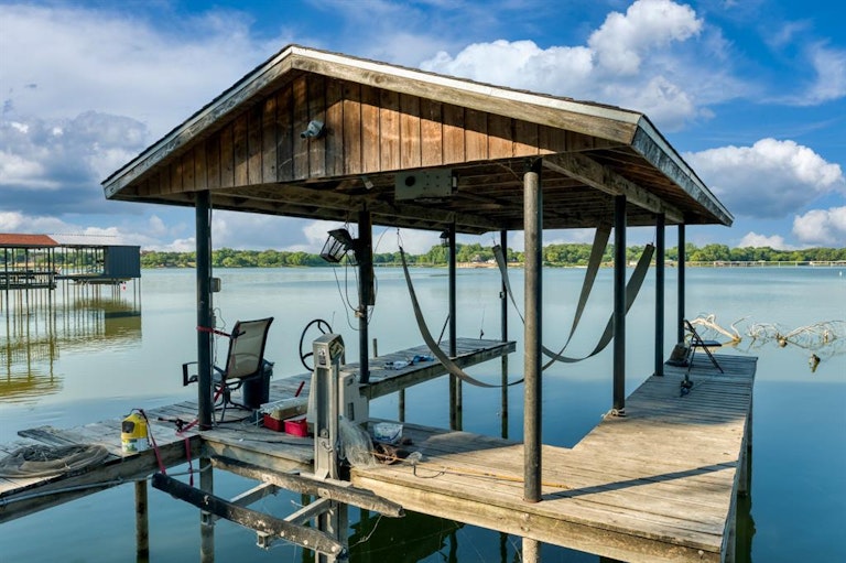 Photo 9 of 24 - 313 Lakeshore Dr, Waxahachie, TX 75165