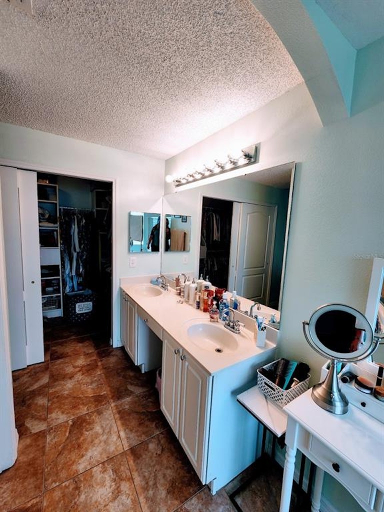 Photo 26 of 34 - 2652 Hawthorne Ln, Kissimmee, FL 34743