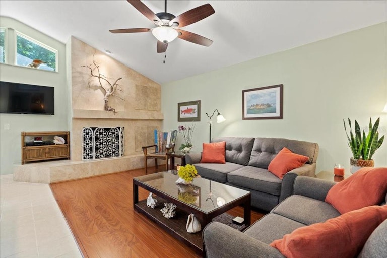Photo 20 of 42 - 4904 Dewey Rose Ct, Tampa, FL 33624