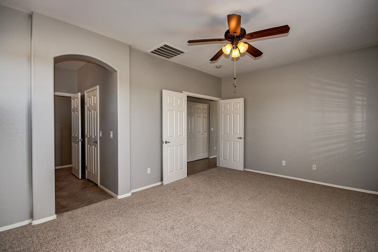 Photo 5 of 20 - 7412 W Wolf St, Phoenix, AZ 85033