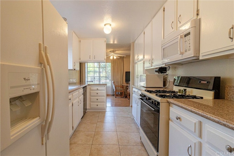 Photo 4 of 31 - 2606 Paseo Olivas, West Covina, CA 91792