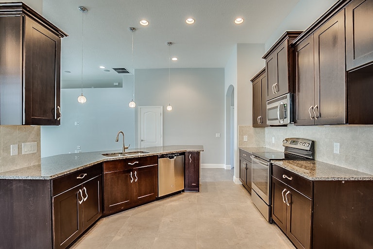 Photo 2 of 29 - 12104 Rambling Stream Dr, Riverview, FL 33579