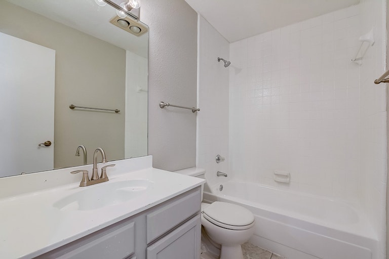 Photo 13 of 30 - 1502 Windmill Ln, Mesquite, TX 75149