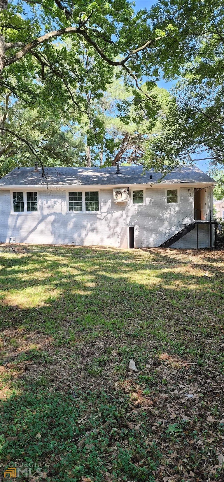 Photo 10 of 21 - 2109 Newnan St, Atlanta, GA 30344