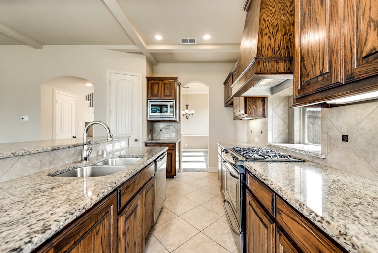 Photo 2 of 31 - 341 Oxford Pl, Prosper, TX 75078