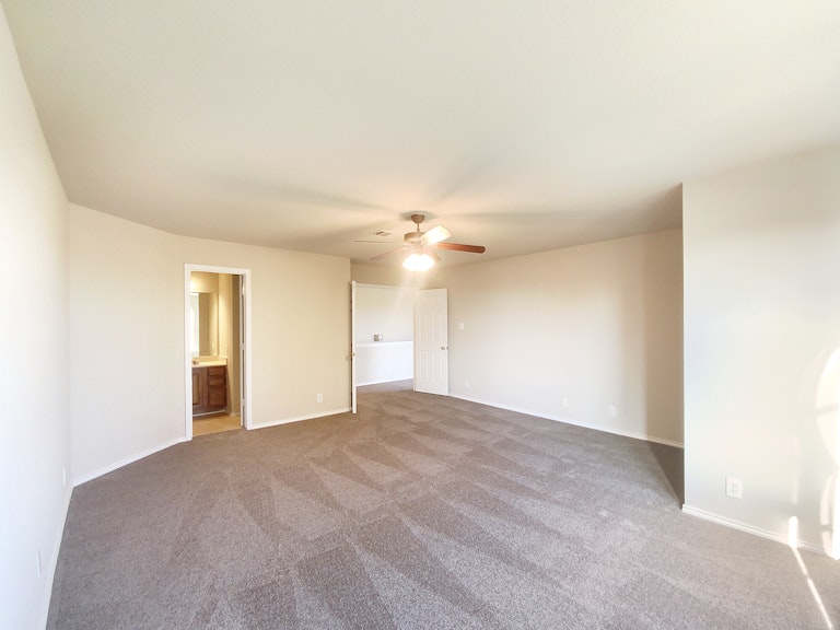 Photo 16 of 27 - 111 Salerno Dr, San Marcos, TX 78666