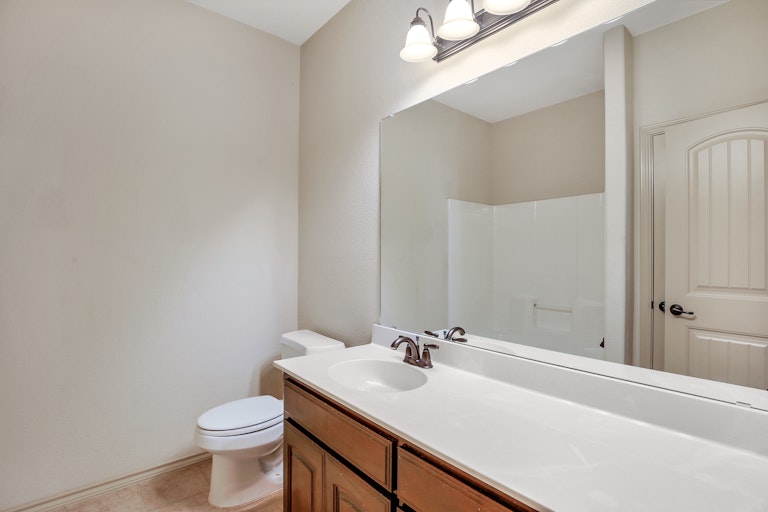 Photo 8 of 27 - 9124 Oldwest Trl, Fort Worth, TX 76131