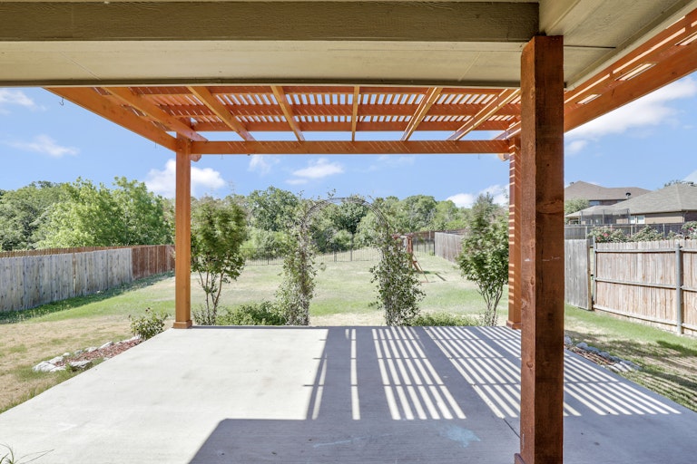 Photo 25 of 25 - 8705 Vista Royale Dr, Fort Worth, TX 76108