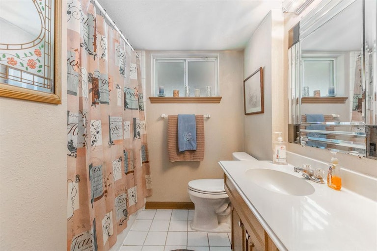 Photo 16 of 22 - 9511 Kell Cir, Houston, TX 77040