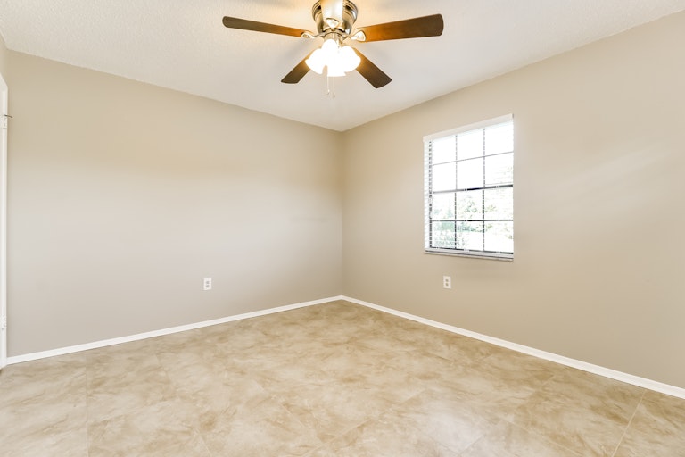 Photo 23 of 27 - 1195 Glowood Ave, Spring Hill, FL 34609