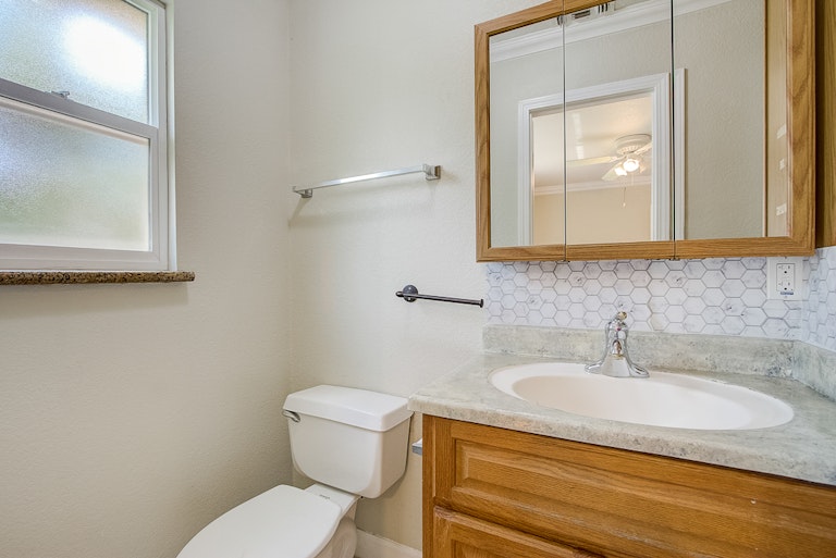 Photo 8 of 35 - 6928 Franela Way, Citrus Heights, CA 95621