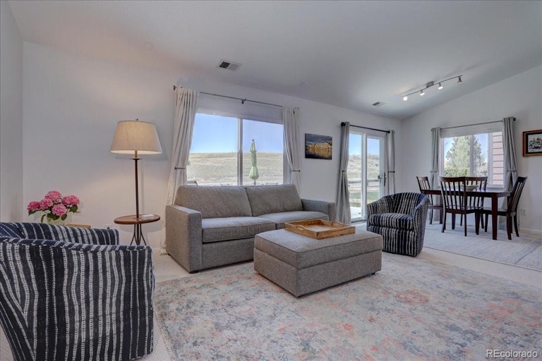 Photo 6 of 34 - 3696 Wonder Dr, Castle Rock, CO 80109