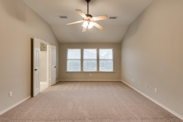 Photo 15 of 27 - 1519 Warrington Way, Forney, TX 75126