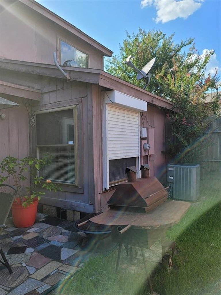 Photo 36 of 38 - 6450 Dellfern Dr, Houston, TX 77035