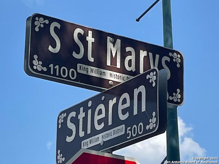 Photo 2 of 32 - 1139 S Saint Marys St, San Antonio, TX 78210