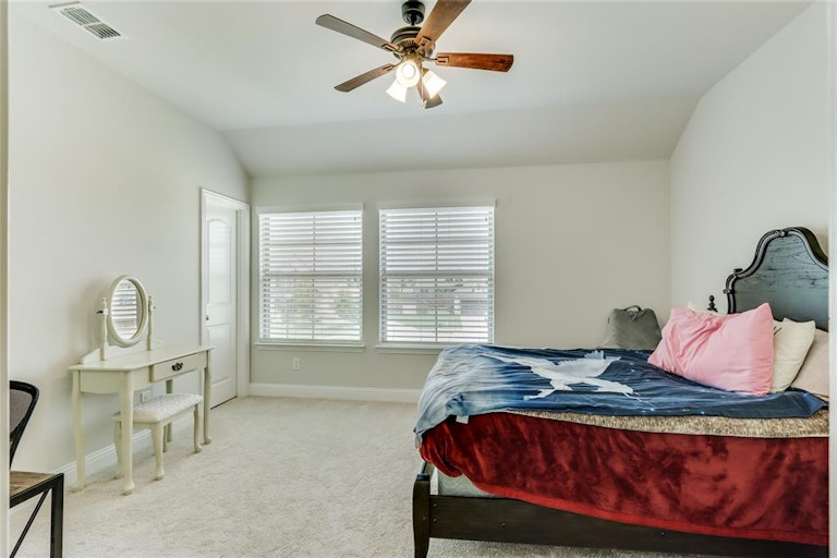 Photo 22 of 35 - 4009 Oyster Creek Ct, Prosper, TX 75078