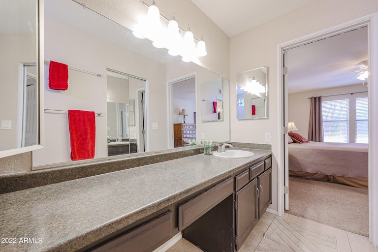 Photo 26 of 38 - 5207 E Half Moon Dr, Phoenix, AZ 85044