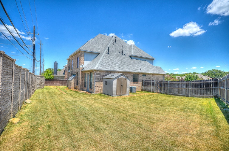 Photo 6 of 47 - 3006 Queen Ann Ct, Arlington, TX 76001