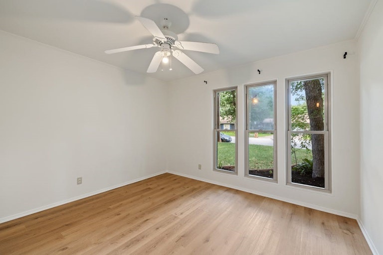 Photo 18 of 26 - 12904 Trailwood Rd, Austin, TX 78727