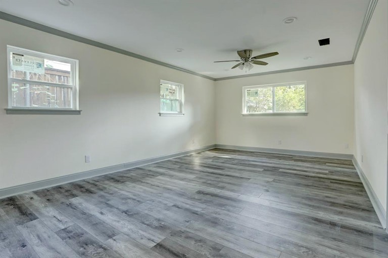 Photo 17 of 27 - 7919 Fairdale Ln, Houston, TX 77063