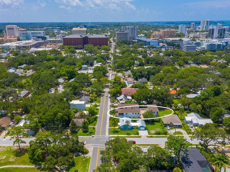 Photo 13 of 69 - 635 N Osprey Ave, Sarasota, FL 34236