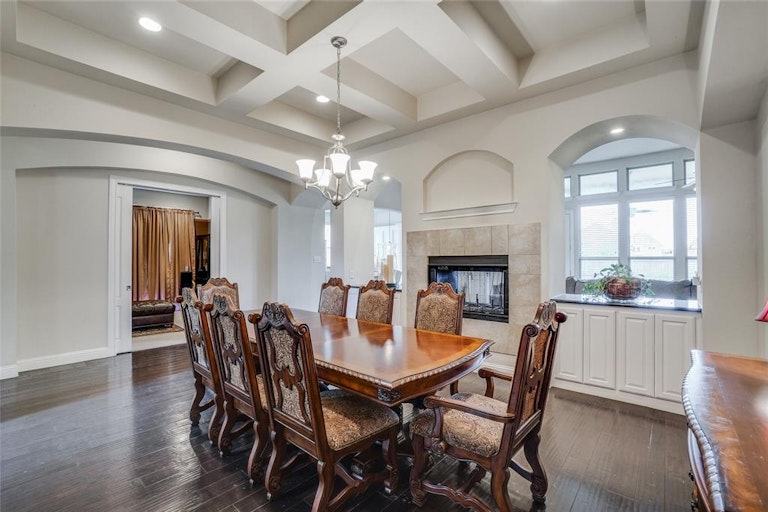 Photo 2 of 33 - 2930 Aerial Dr, Frisco, TX 75033