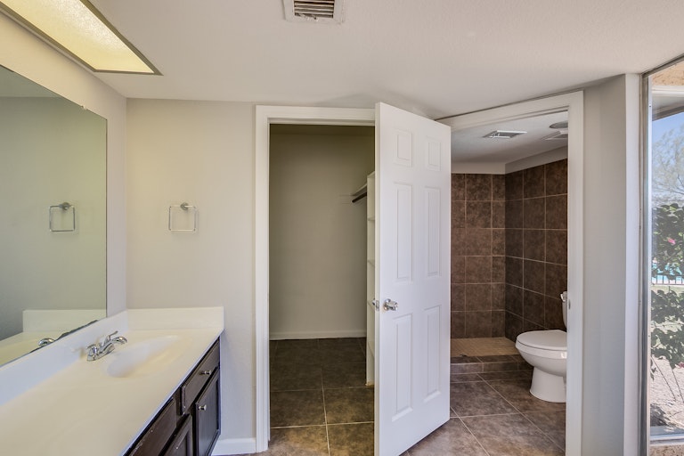 Photo 14 of 26 - 3939 E Waltann Ln, Phoenix, AZ 85032