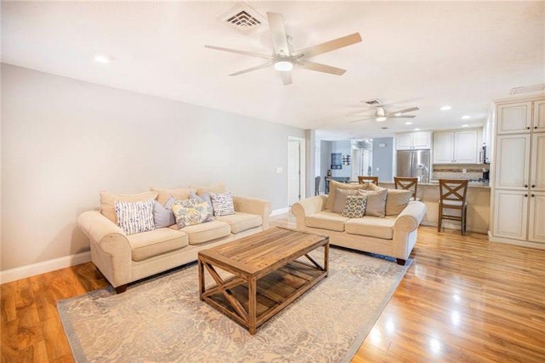 Photo 9 of 47 - 6041 16th Ln NE, Saint Petersburg, FL 33703