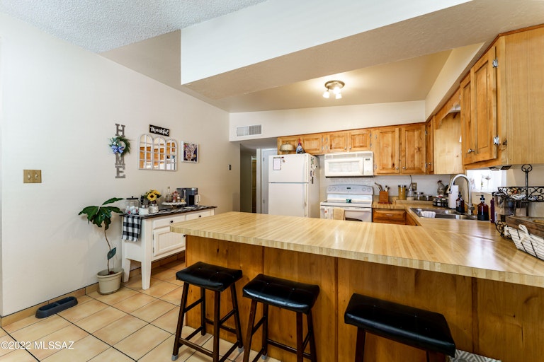 Photo 10 of 29 - 5710 E Linden St, Tucson, AZ 85712