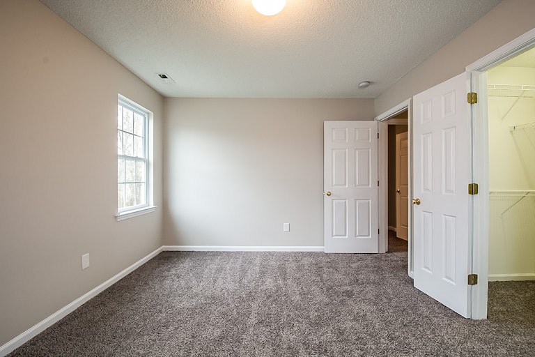 Photo 12 of 19 - 6817 Paint Rock Ln, Raleigh, NC 27610